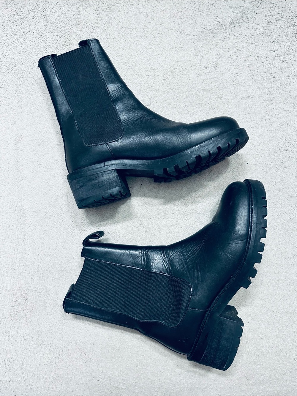 Women’s Boots Size 6 Black - Very Comfortable